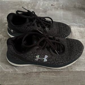 Women’s 7 Under Armour sneakers